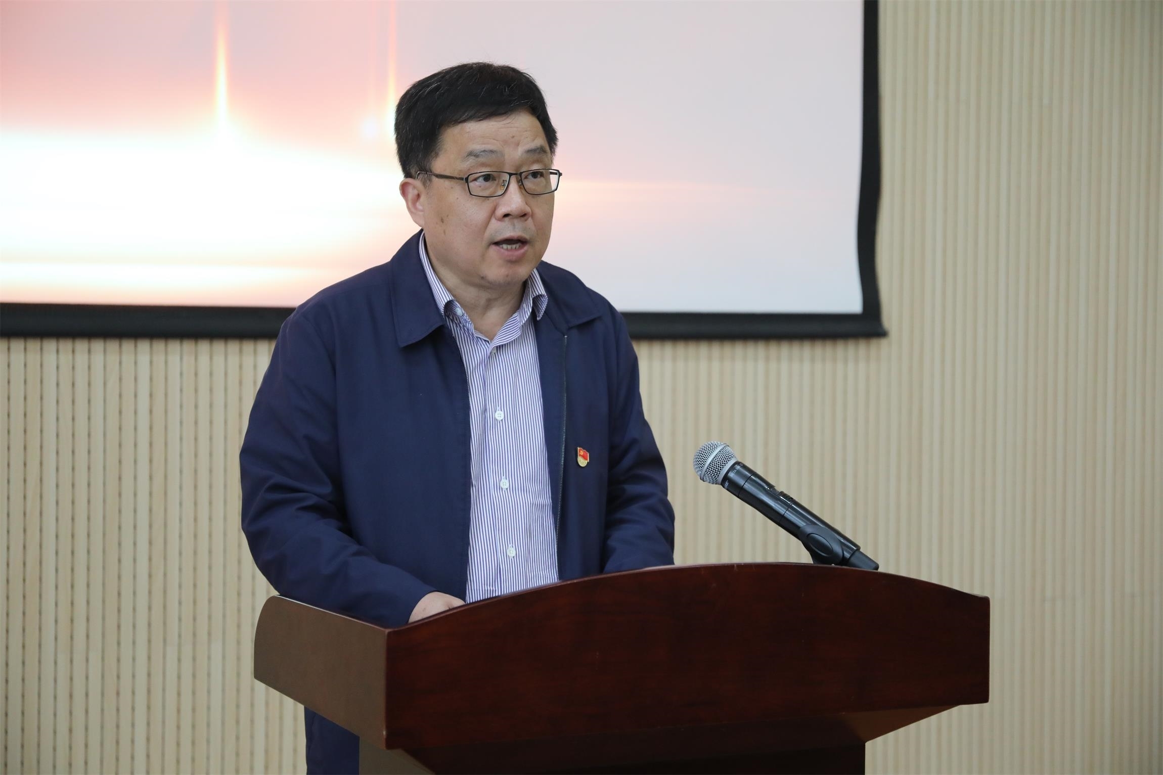 683A0190.JPG 683A0190.JPG